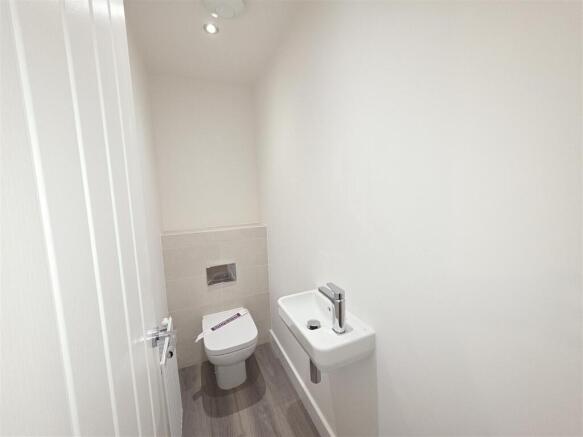 2 bed Semi-Detached Bungalow for sale Image 9