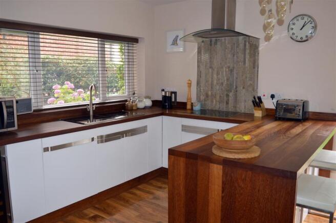 Fitted Kitchen