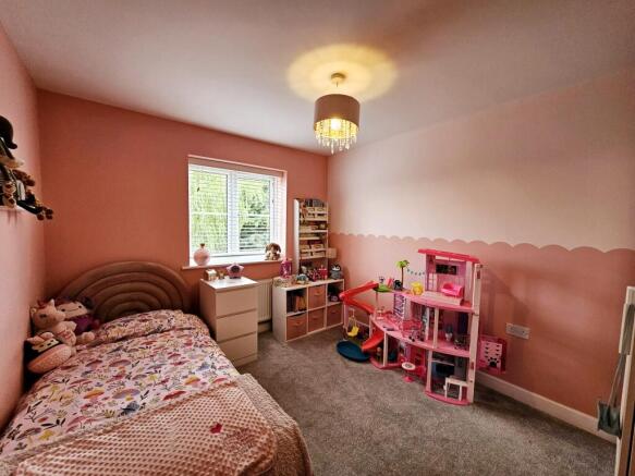 3 bed Semi-Detached for sale Image 7