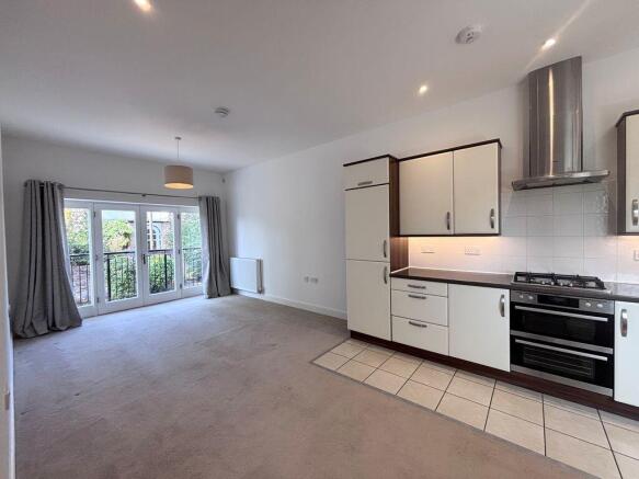 LOUNGE/KITCHEN