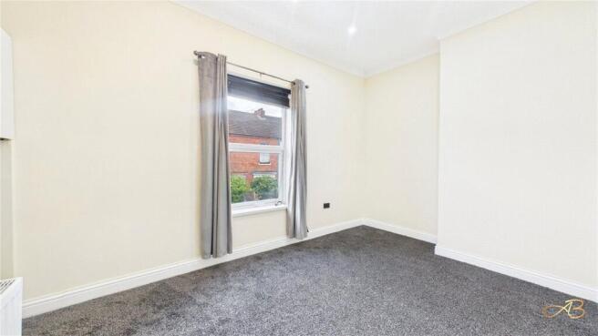 2 bed Terraced to rent Image 8