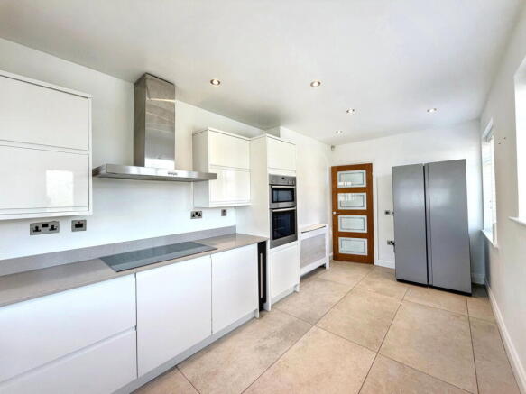 3 bed Semi-Detached for sale Image 5