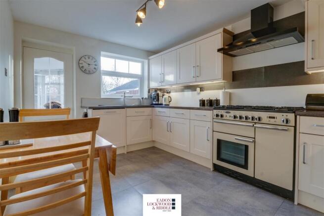 Kitchen BreakfasteRoom 1.jpg