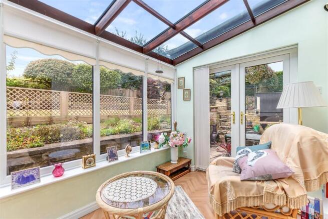 4 bed House for sale Image 7