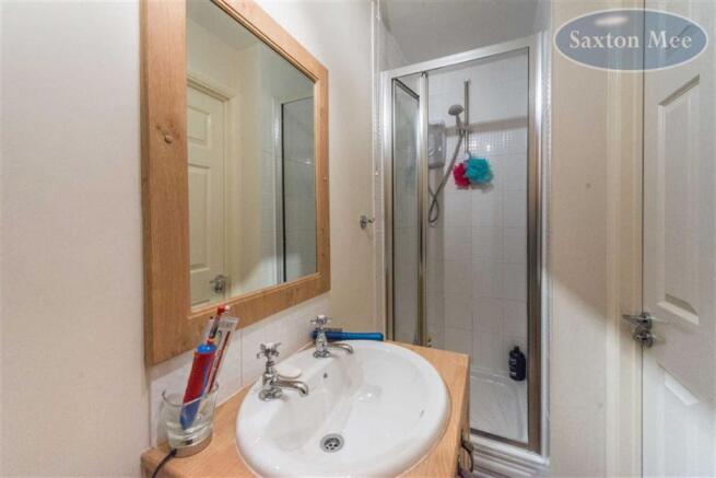 EN SUITE SHOWER ROOM