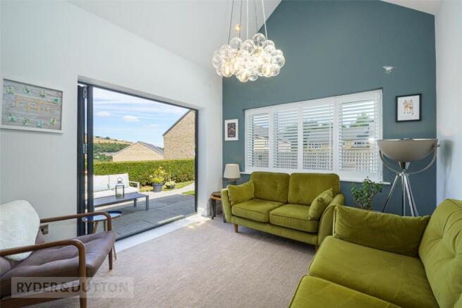4 bed Detached for sale Image 9