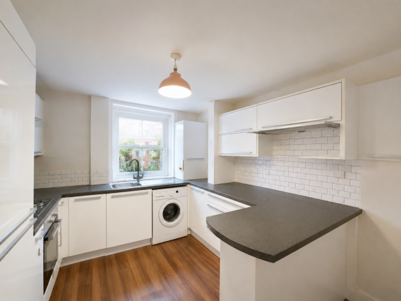 5 bed Block of Apartments for sale Image 11