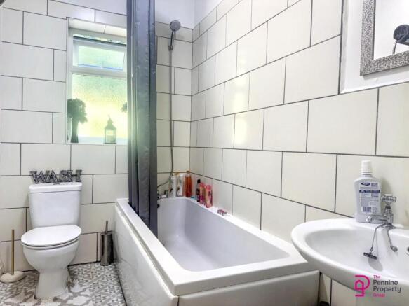 2 bed Terraced for sale Image 6