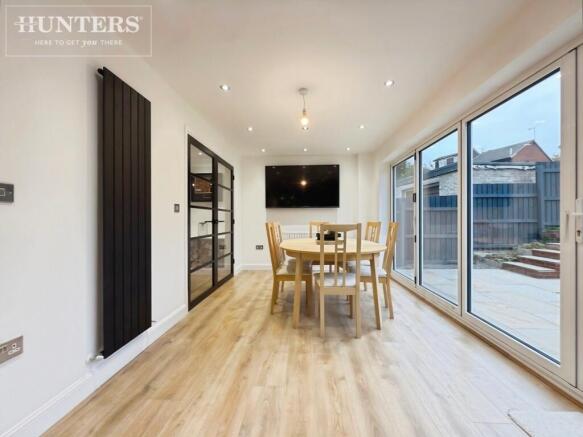 5 bed Detached for sale Image 6