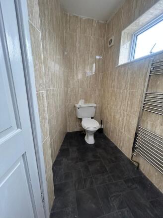 2 bed Flat to rent Image 11
