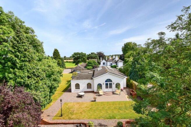 Grounds & Gardens