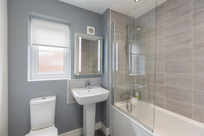 Michaelmas Road 10 Bathroom.jpg