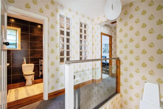 4 bed Detached for sale Image 12