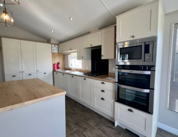 2 bed Park Home for sale Image 6