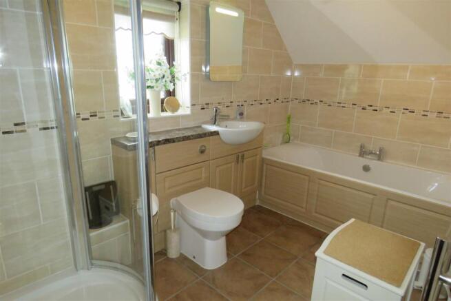 Family Bathroom.JPG