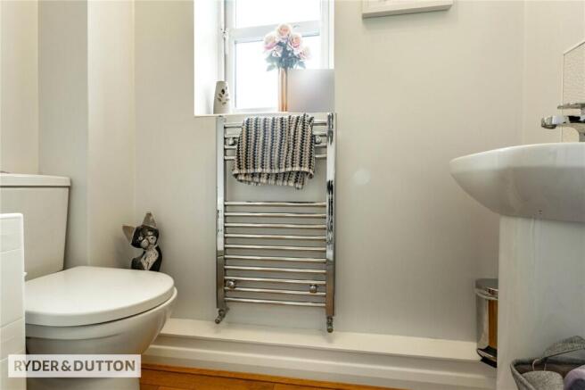 4 bed Detached for sale Image 9