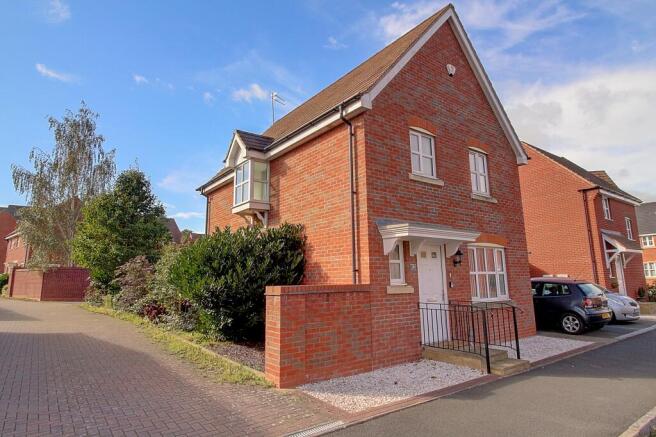 3-bed detached on Borough Way, Nuneaton, CV11, £310,000