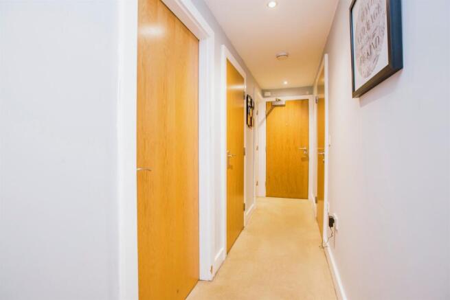 2 bed Apartment for sale Image 7