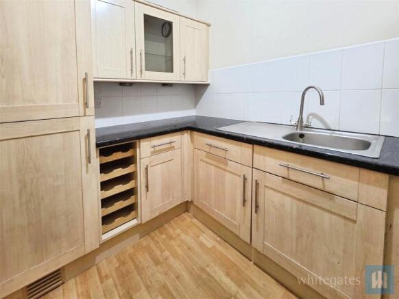 1 bed Apartment to rent Image 5