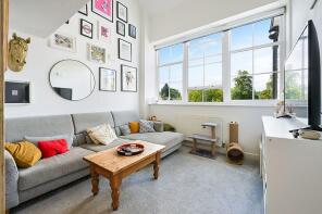 Flat 17, Eton House, Old School Close, Redhill RH1 2FN