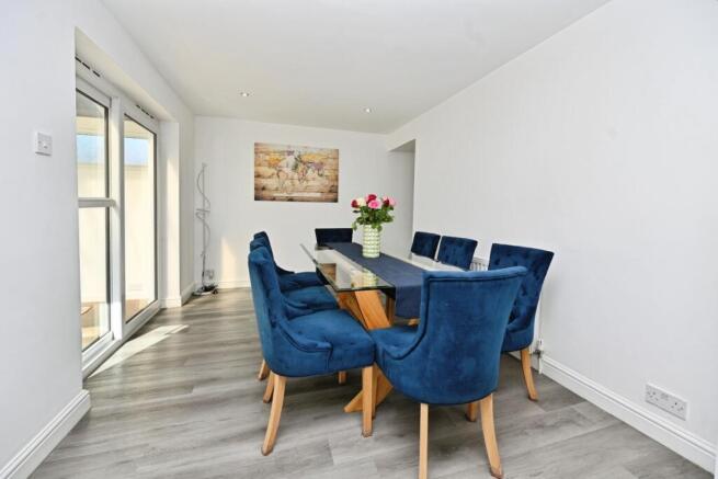 3 bed Semi-Detached for sale Image 6