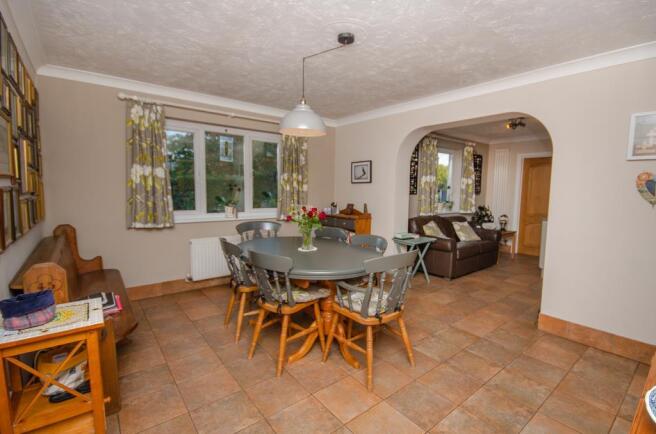 Dining room.jpg