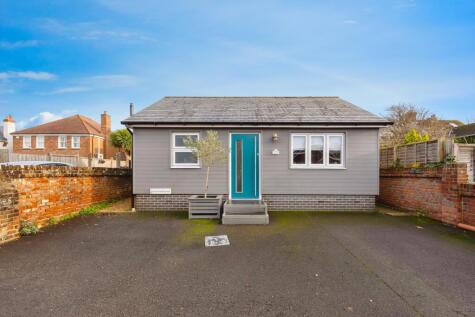 11a Webb Lane, Hayling Island, PO11