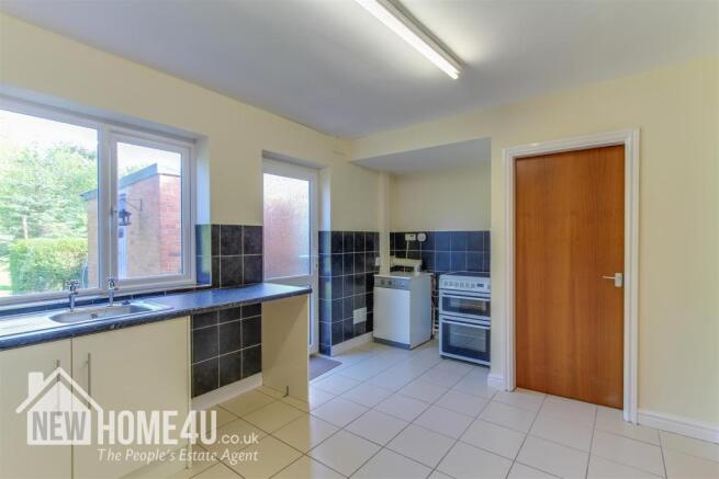 KITCHEN: