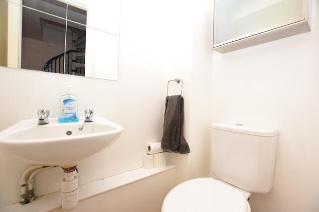 1 bed Apartment to rent Image 12