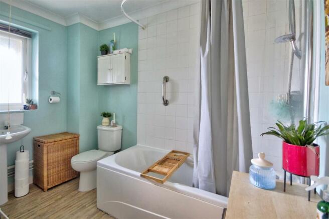Bathroom.jpg