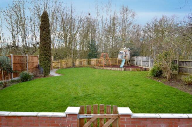 17 Burley Hill Rear Garden2_2.jpg
