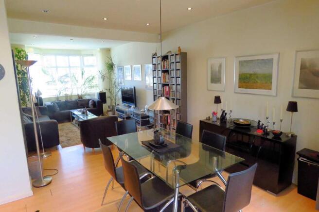 Lounge/Dining Room
