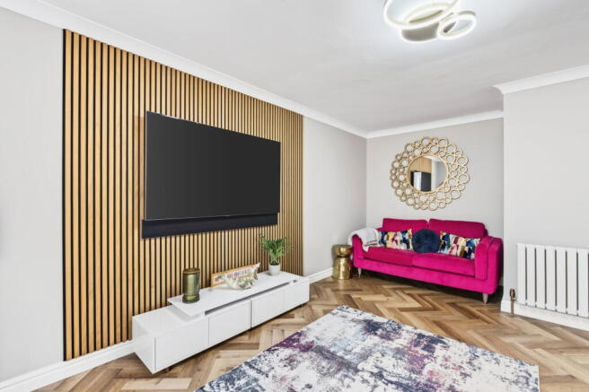 6 bed Detached for sale Image 11