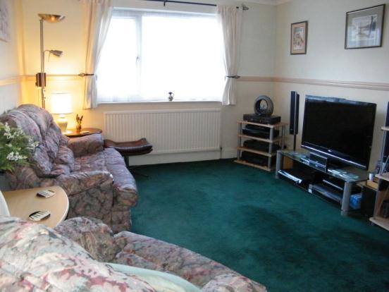 Front Aspect Lounge