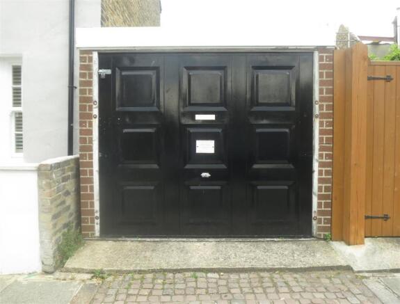 2) Garage 1.jpg