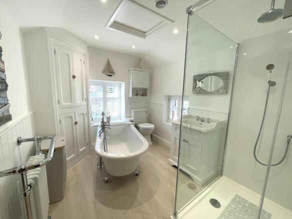 Bathroom.JPG