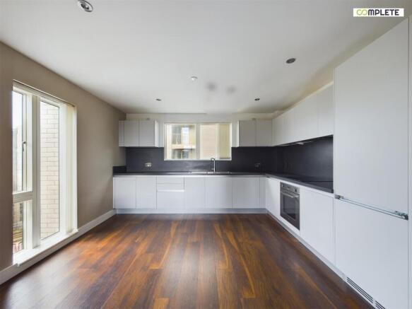 CAM01231G0-PR0052-STILL014