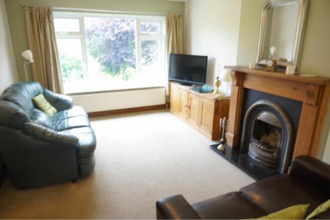 Lounge/Dining Room