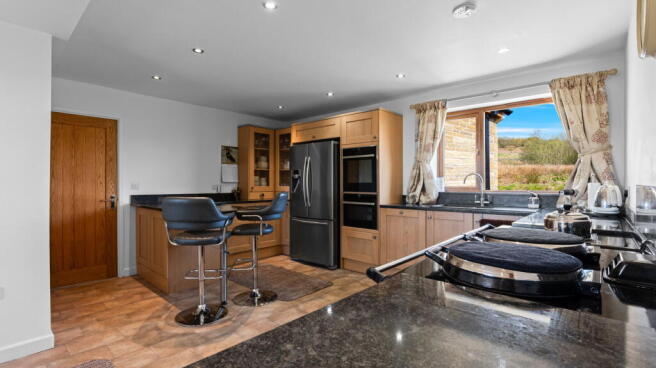 4 bed Detached for sale Image 12