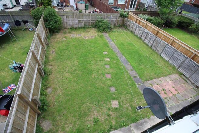 2 bed End of Terrace to rent Image 10