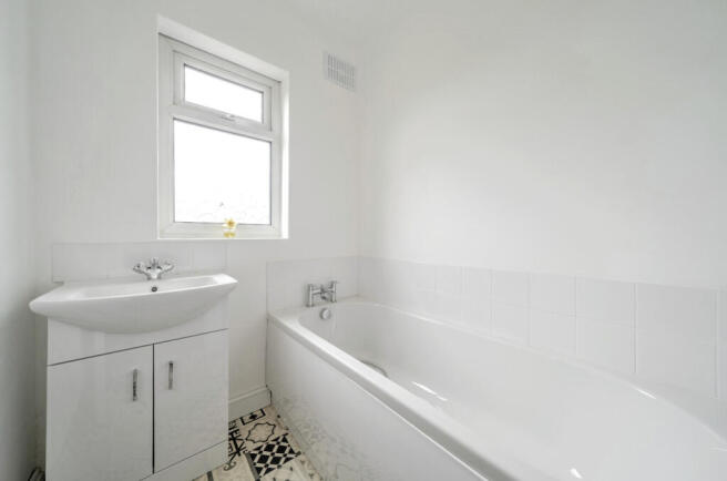 3 bed Semi-Detached for sale Image 10
