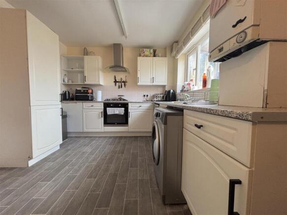 3 bed Terraced for sale Image 12