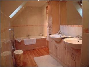 En suite to bed 1