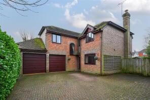 4, The Laurels, Henfield BN5 9RQ