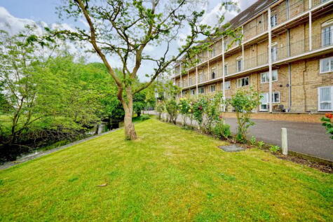 Bridge Place, Godmanchester, PE29