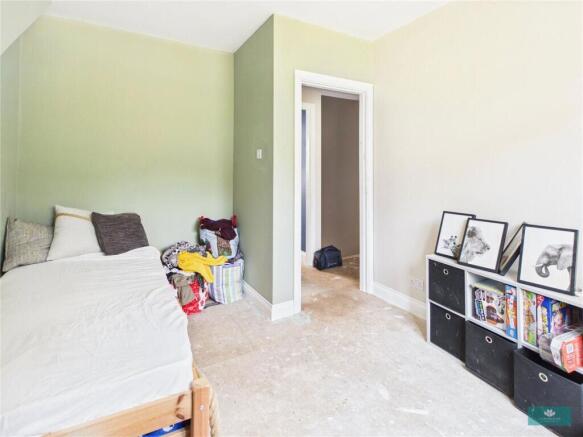 5 bed Semi-Detached for sale Image 10