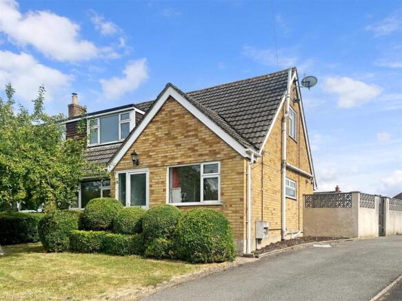 3 bedroom Semi-detatched