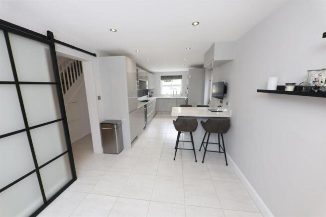 3 bed Detached for sale Image 9
