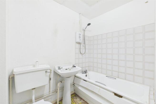Bathroom.jpg