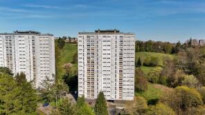 12e, Park Court, Littleholm Place, Clydebank G81 4PH